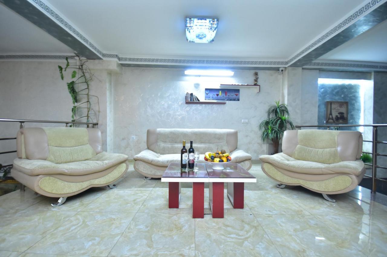 Hotel Chao Batumi Exteriör bild